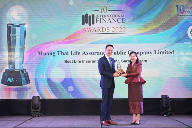 “สาระ ล่ำซำ” คว้ารางวัลสุดยอดผู้นำองค์กร “Best Life Insurance CEO – Mr. Sara Lamsam”