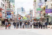 AIS 3BB FIBRE 3 ระดมทีมช่างและวิศวกร ลงพื้นที่หาดใหญ่ เคาะประตูช่วยซ่อม-ฟื้นเน็ตบ้าน 1,000 หลังคาเรือนภายใน 24 ชม. ให้คนหาดใหญ่เชื่อมต่อได้ต่อเนื่องทันปีใหม่